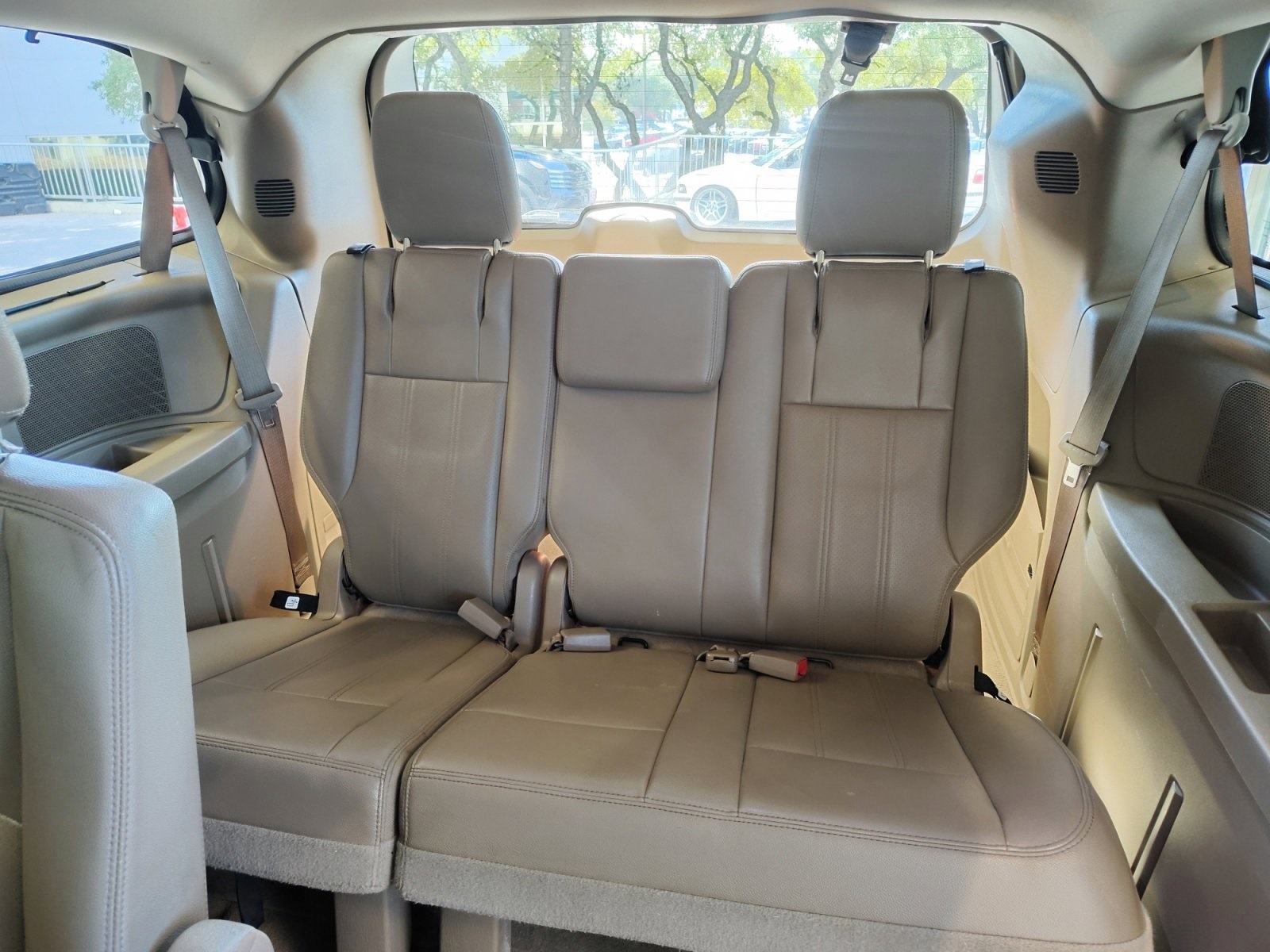 Used Car 2013 Chrysler Town & Country  Touring-l For Sale Under $10,000 In San Antonio, Texas