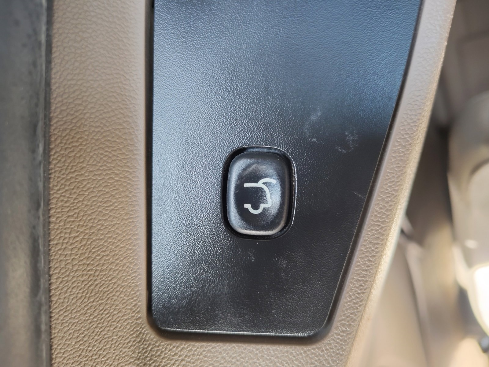 Used Car 2013 Chrysler Town & Country  Touring-l For Sale Under $10,000 In San Antonio, Texas