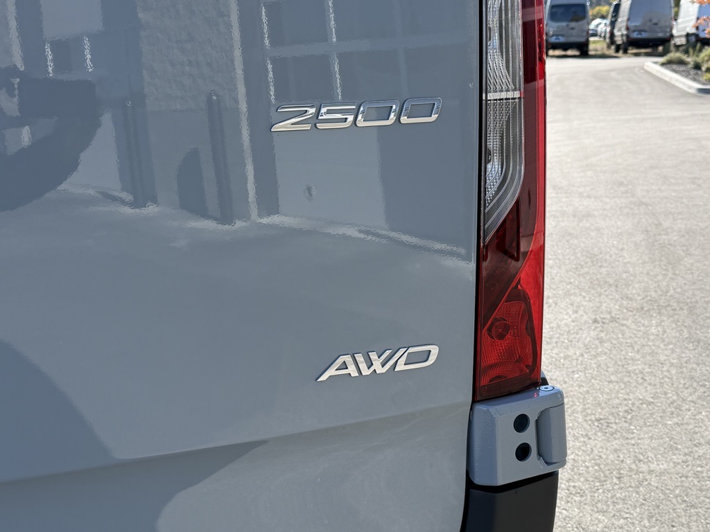 2026 Mercedes Benz Sprinter 2500 photo 4