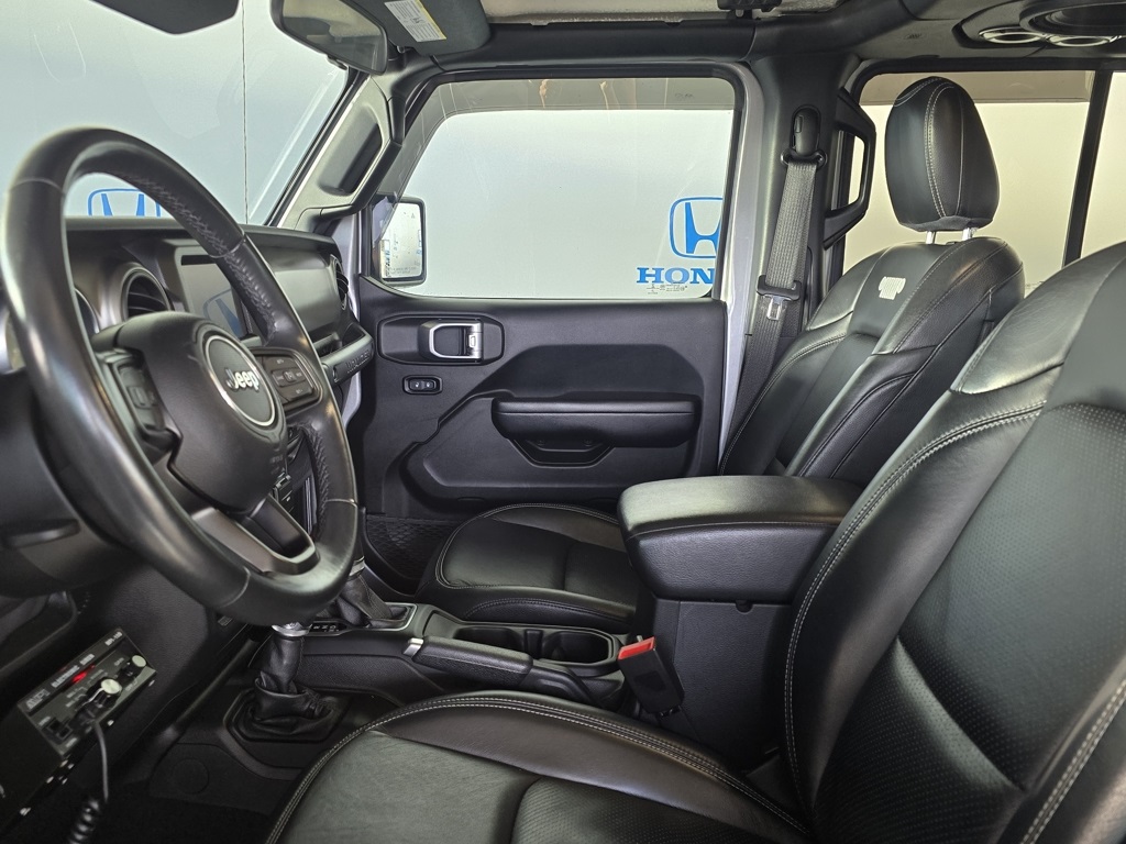 Thumbnail: 2019 Jeep Wrangler - 12