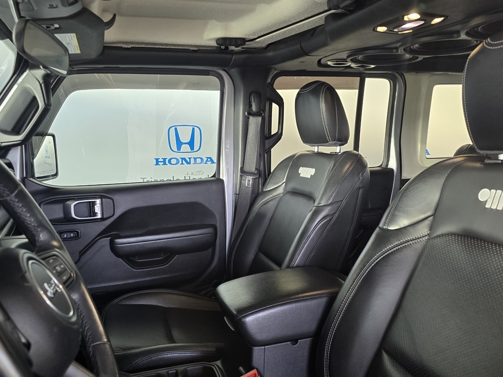 Thumbnail: 2019 Jeep Wrangler - 14