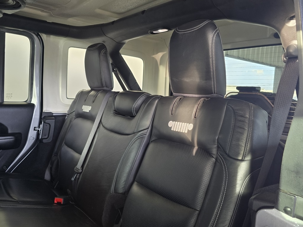 Thumbnail: 2019 Jeep Wrangler - 18