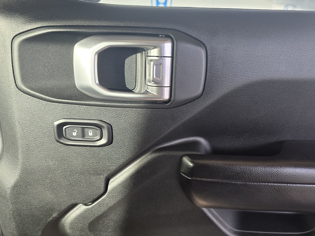 Thumbnail: 2019 Jeep Wrangler - 25