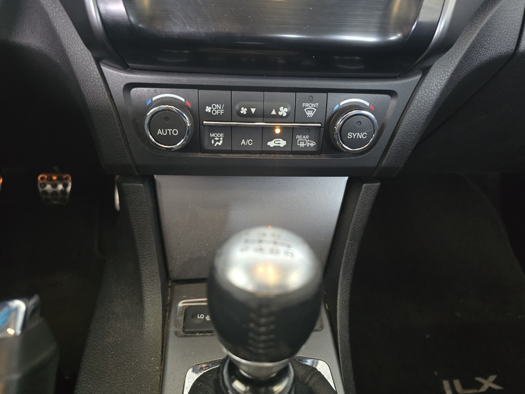 Thumbnail: 2013 Acura ILX - 26