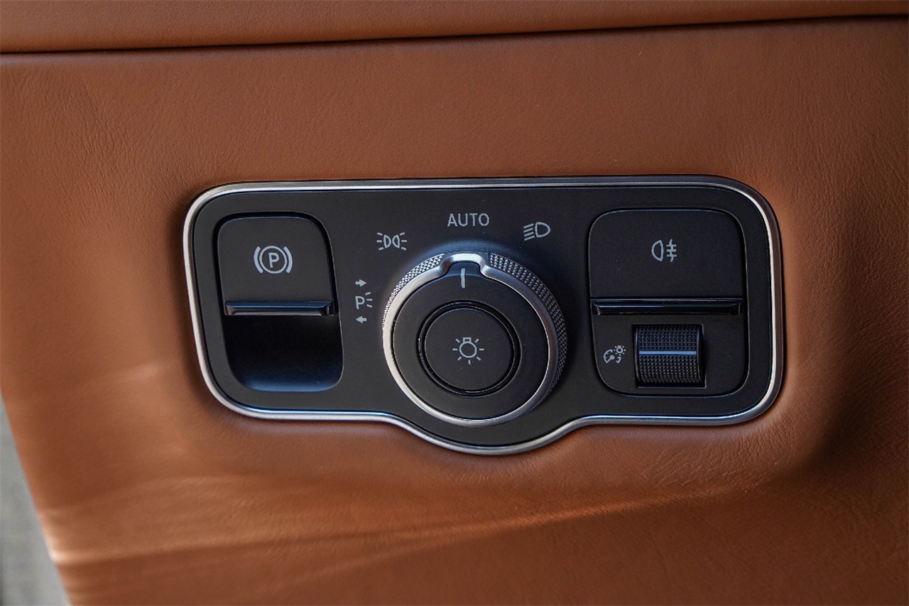 Used Car 2024 Aston Martin Db12  For Sale Under $250,000 In Austin, Texas