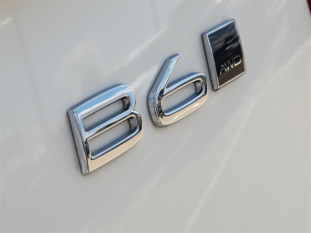 2024 Volvo XC90 B6 Plus Bright Theme 6-Seater - 11