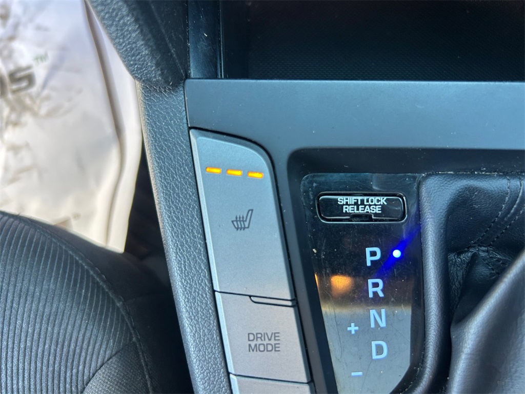 Used Car 2018 Hyundai Elantra  Value Edition For Sale Under $10,000 In Floresville, Texas