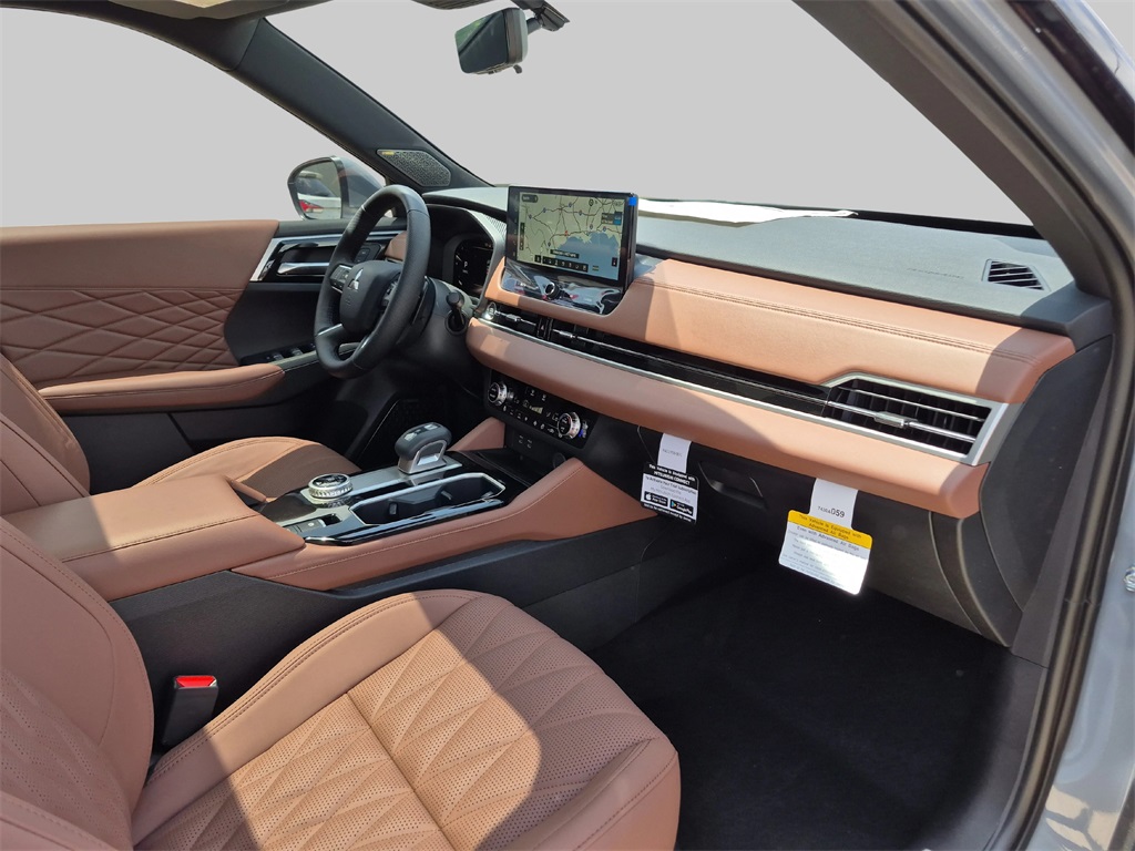 2025 Mitsubishi Outlander SEL Gray at Baytown Hyundai