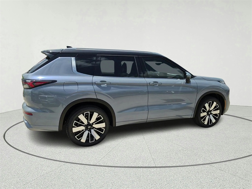 2025 Mitsubishi Outlander SEL Gray at Baytown Hyundai
