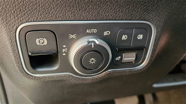 2023 Mercedes-Benz GLB