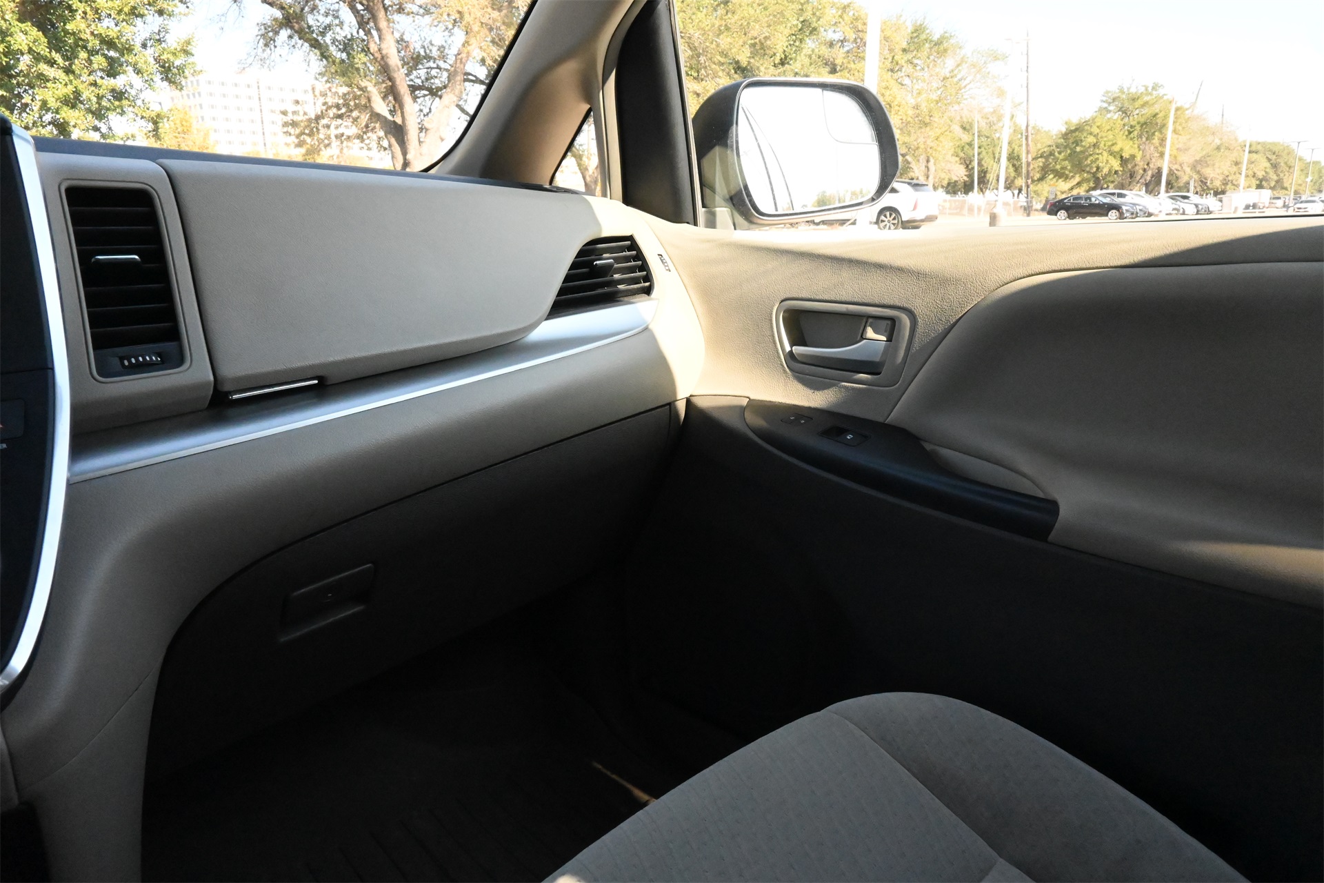 2015 Toyota Sienna LE  at Baytown Hyundai