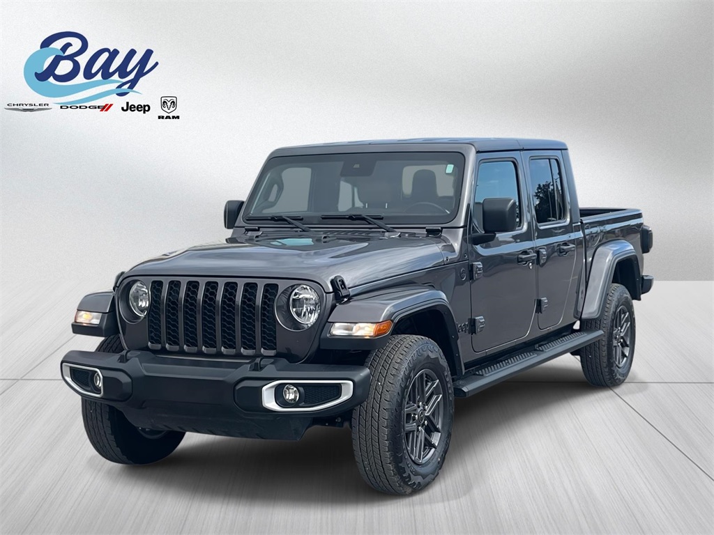 2022 Jeep Gladiator Sport's photo