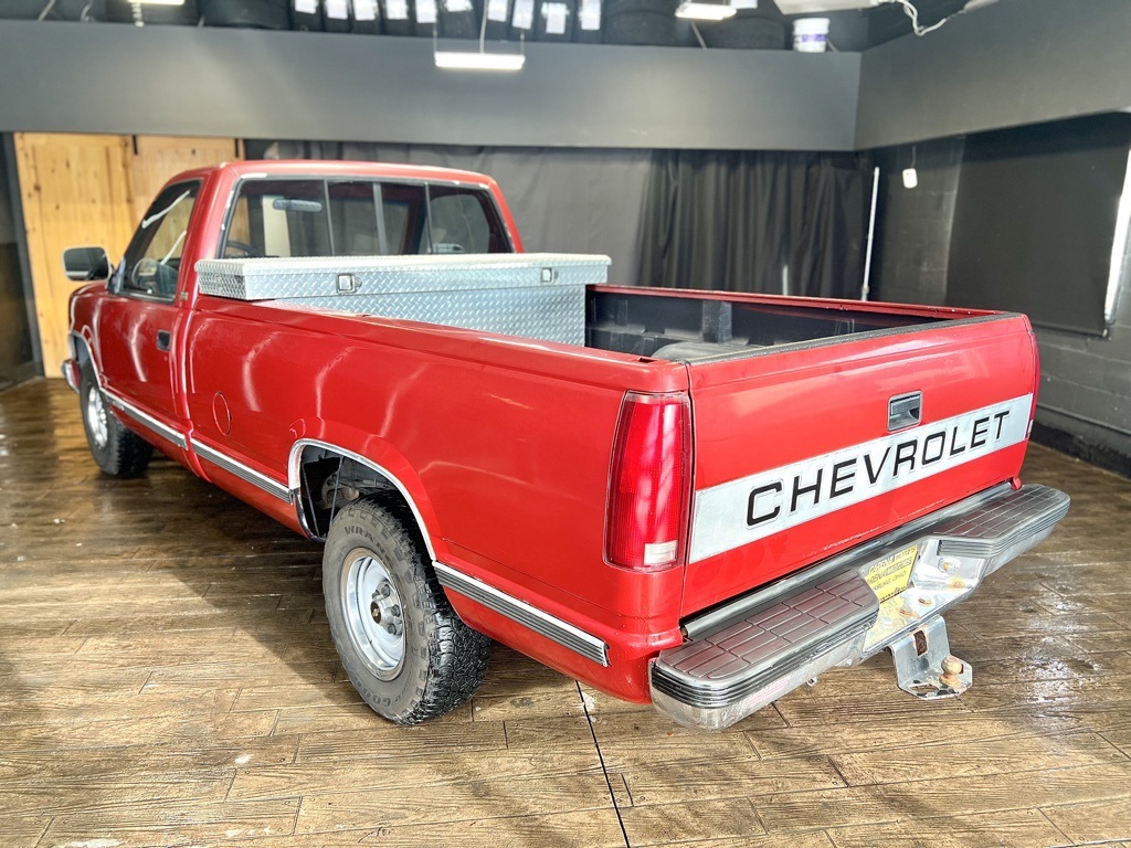 2023 Chevrolet Suburban LS photo 35