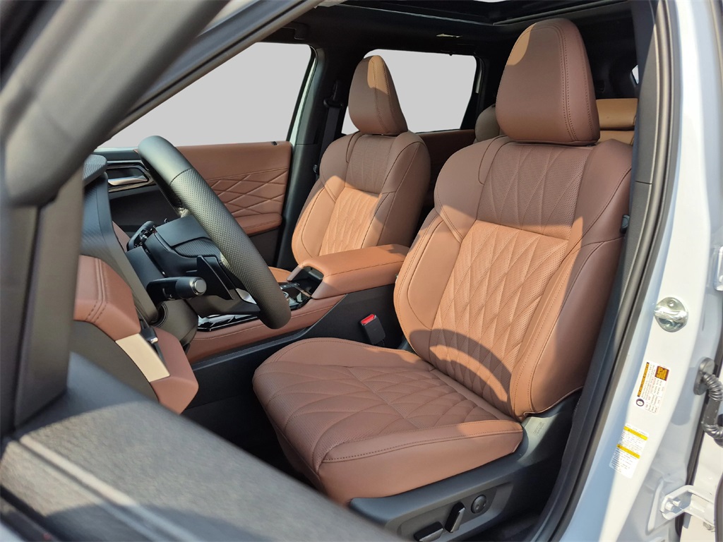 2025 Mitsubishi Outlander SEL - 9