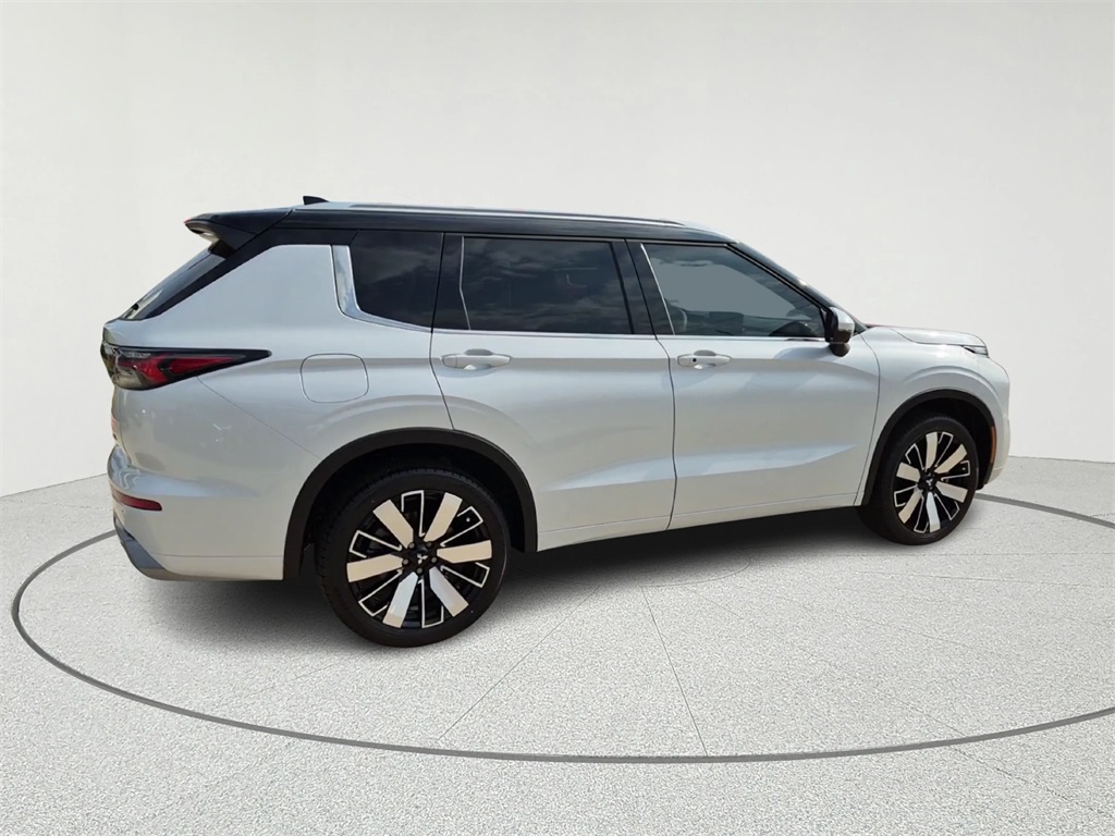 2025 Mitsubishi Outlander SEL - 4