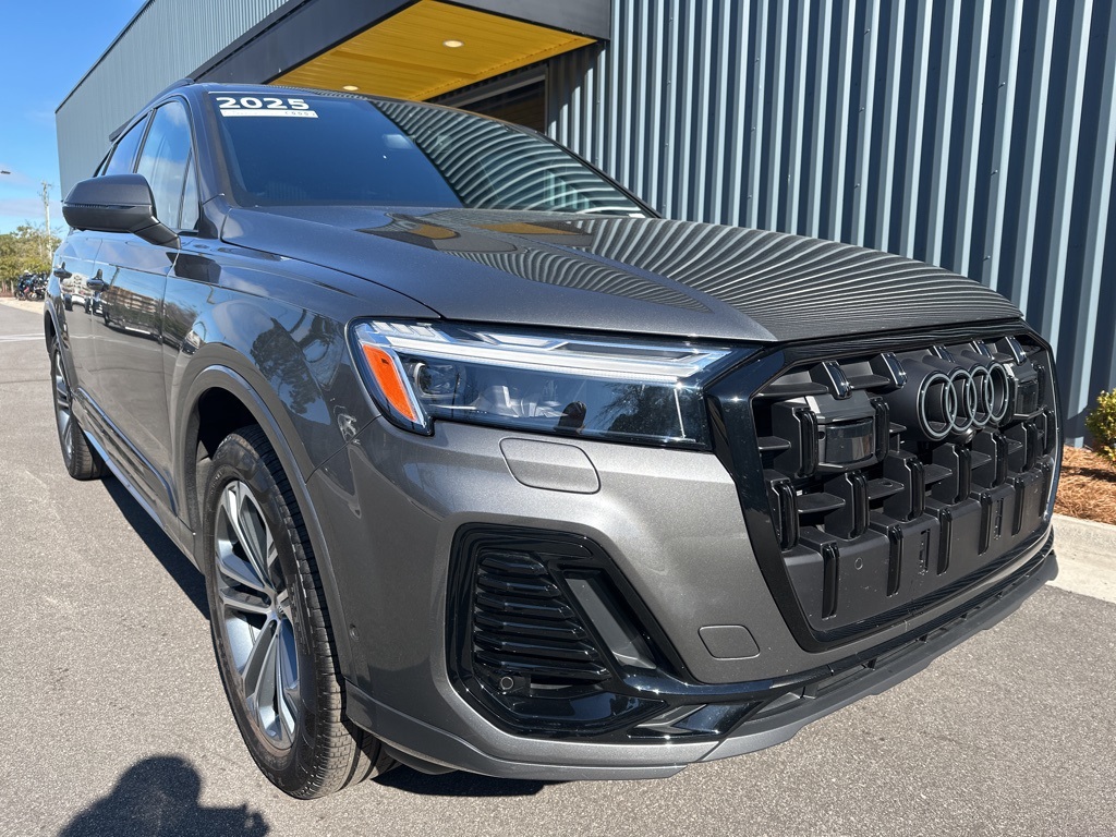 2025 Audi Q7 quattro Premium 45 TFSI