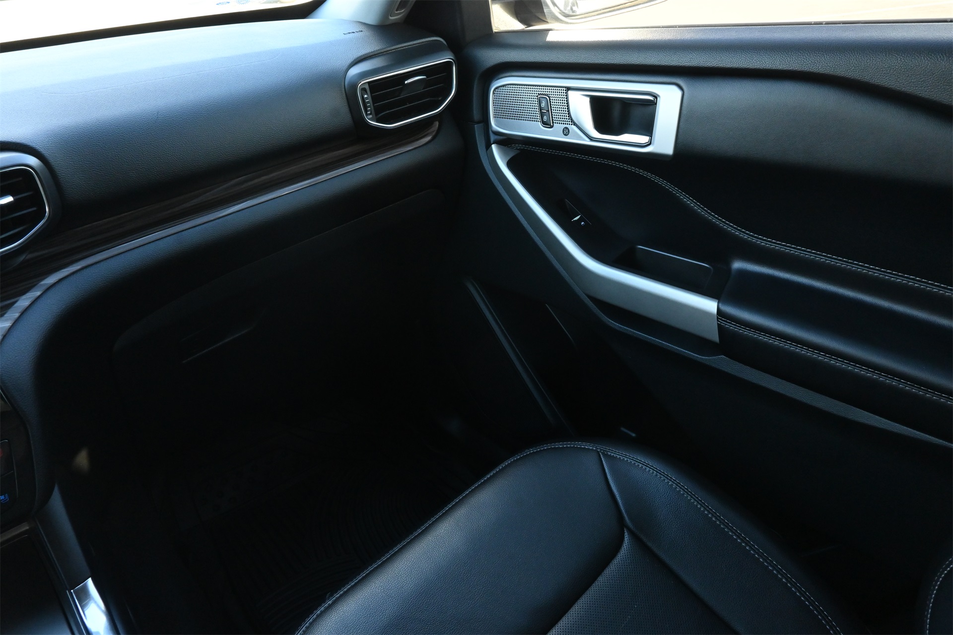 2021 Ford Explorer Limited - 7