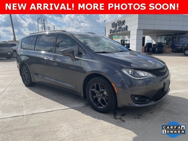2018 Chrysler Pacifica Touring L Plus Gray at Durrett Motor Company
