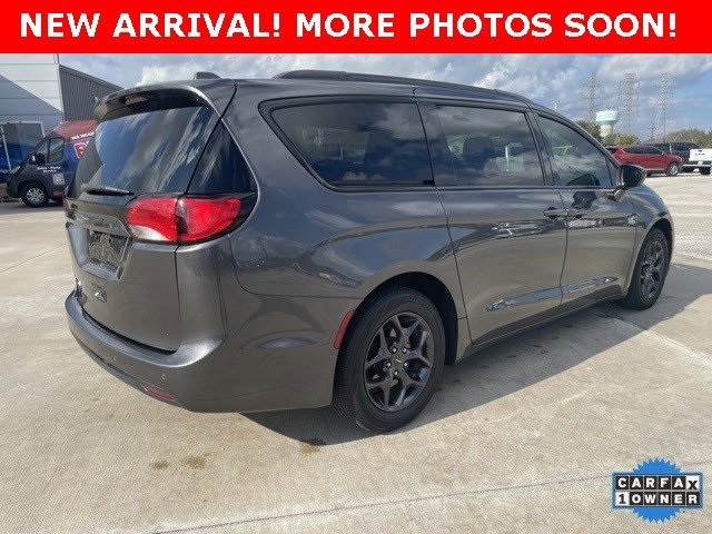 2018 Chrysler Pacifica Touring L Plus Gray at Durrett Motor Company