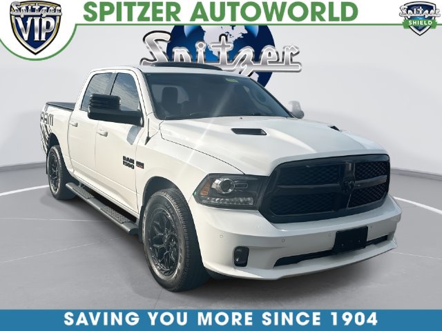 Bright White Clearcoat 2018 RAM 1500 Pickup Truck Four-Wheel Drive 8-Speed Automatic