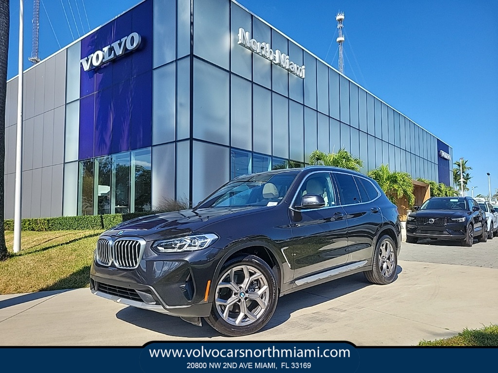 2022 BMW X3 30i's photo