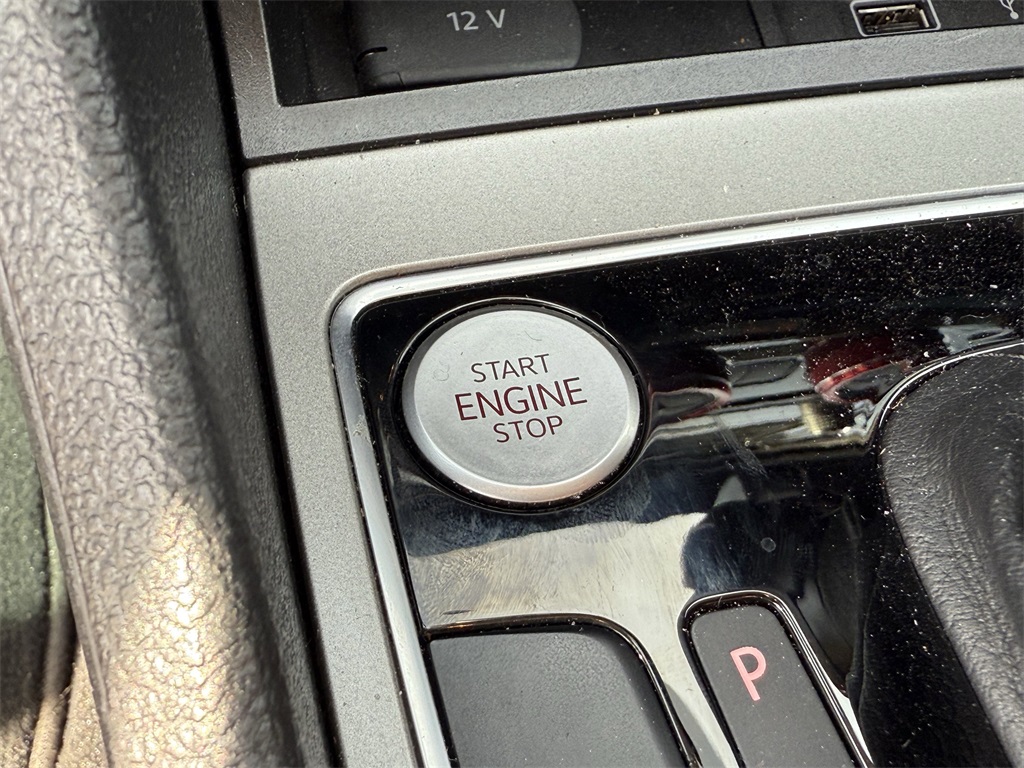 2022 Volkswagen Passat 2.0T Limited Edition Blue at Durrett Motor Company