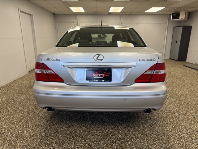 2004 Lexus LS 430 photo 3