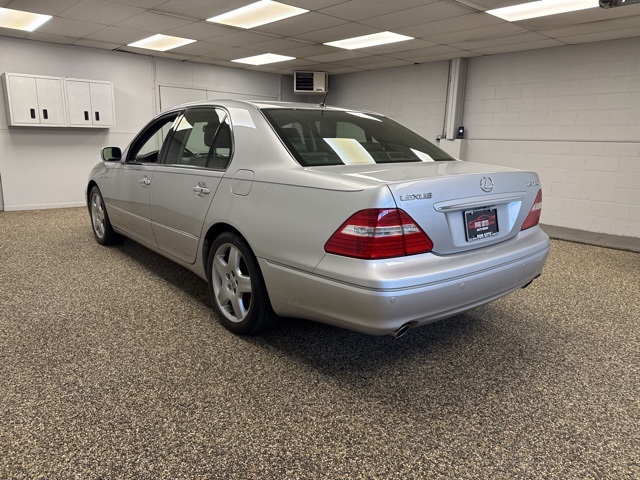 2004 Lexus LS 430 photo 4