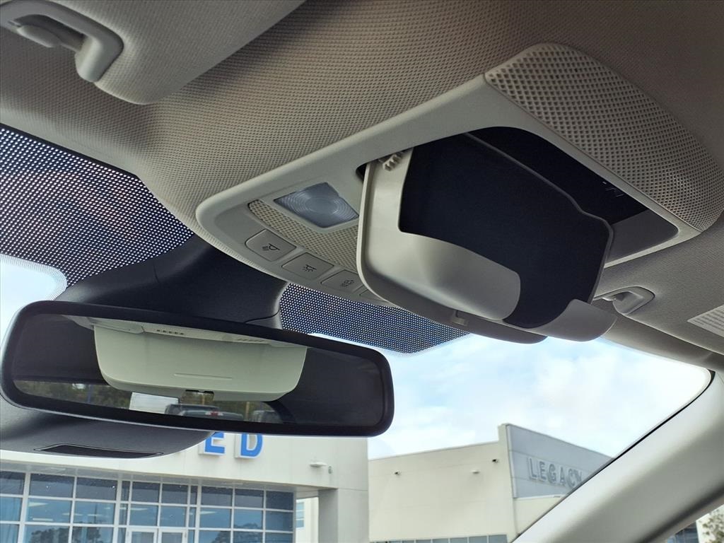 2022 Ford Edge SEL White at Toyota of Victoria