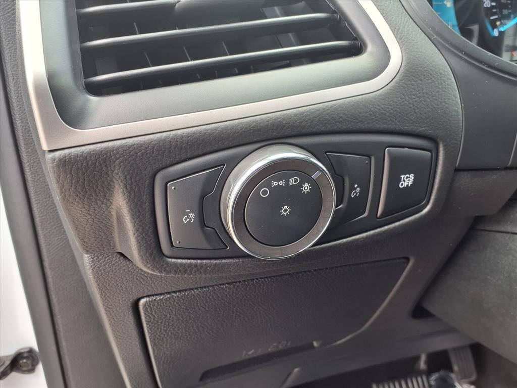 2022 Ford Edge SEL White at Toyota of Victoria