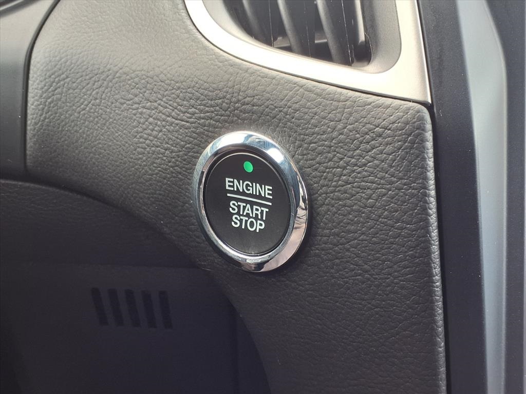 2022 Ford Edge SEL White at Toyota of Victoria