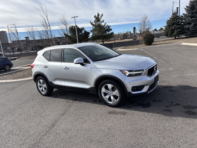 2019 Volvo XC40 Momentum
