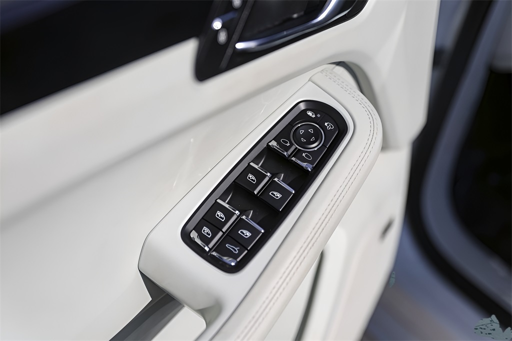 Used Car 2016 Porsche Macan  Turbo For Sale Under $25,000 In Austin, Texas