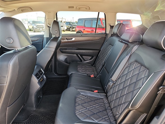 Used Car 2024 Volkswagen Atlas  2.0t Sel Premium R-line For Sale Under $50,000 In Plainview, Texas