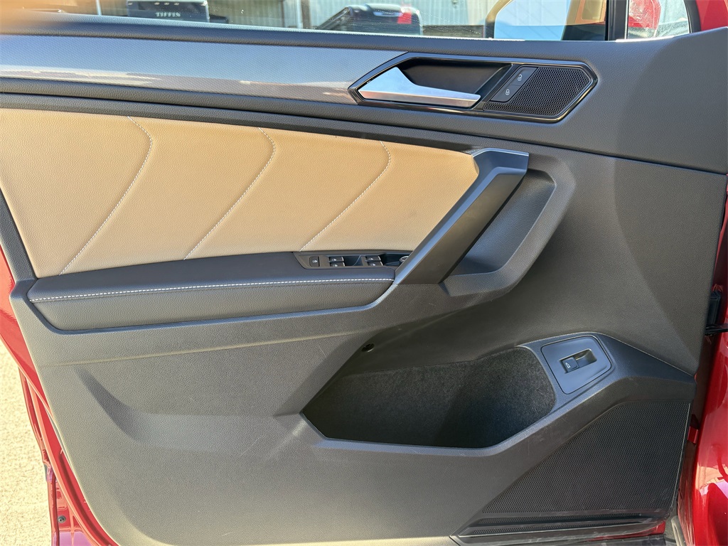 2024 Volkswagen Tiguan 2.0T SE - 9