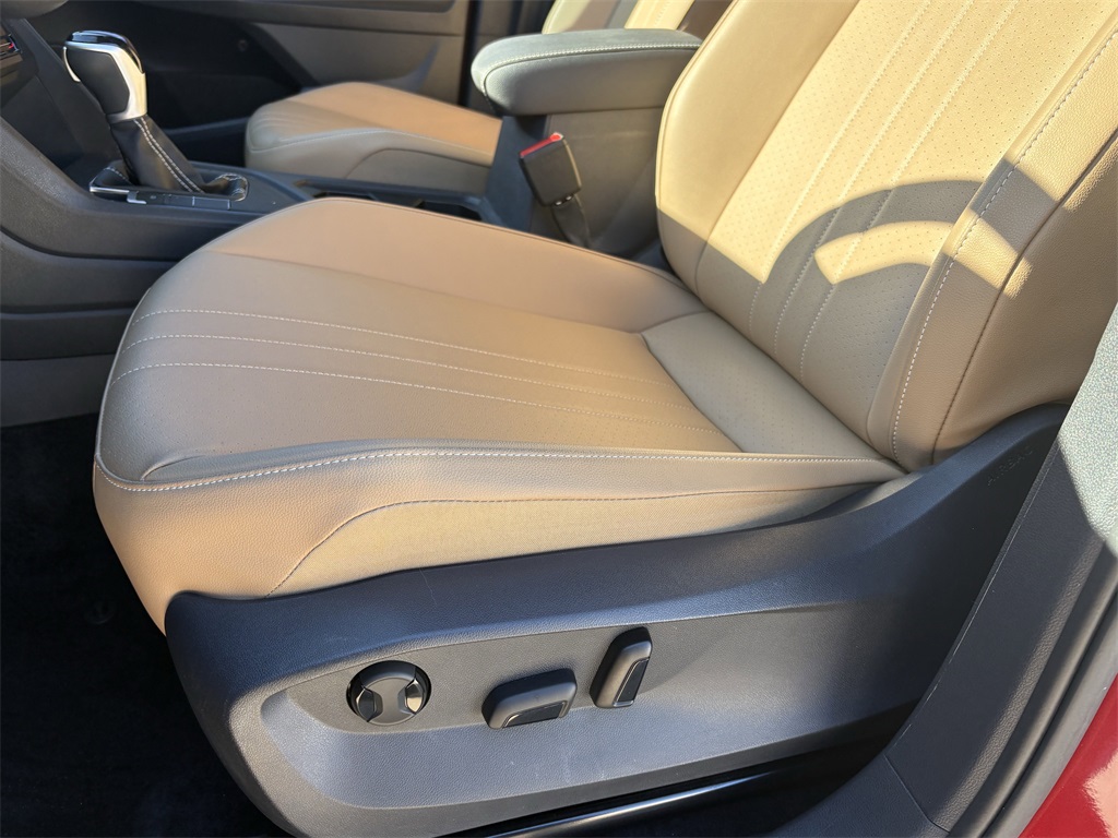 2024 Volkswagen Tiguan 2.0T SE - 11