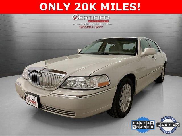 2005 Lincoln Town Car Signature