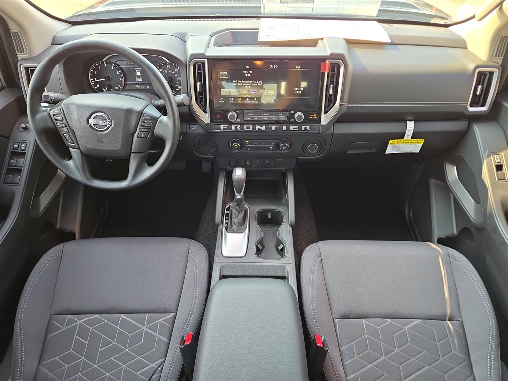 2025 Nissan Frontier SV photo 5