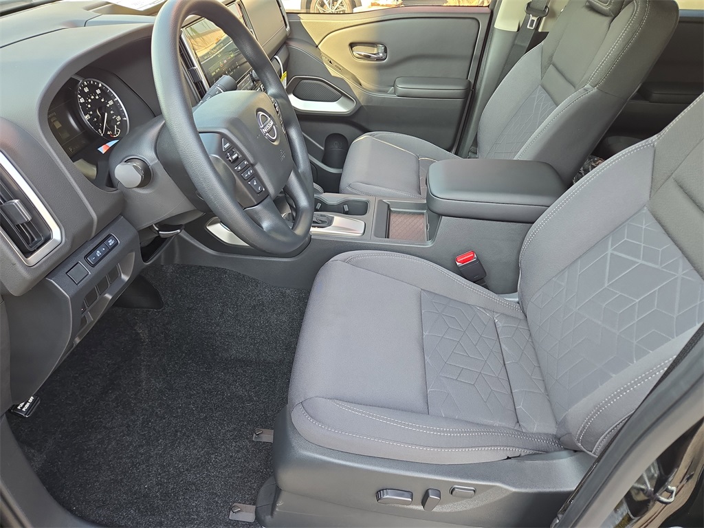 2025 Nissan Frontier SV photo 7