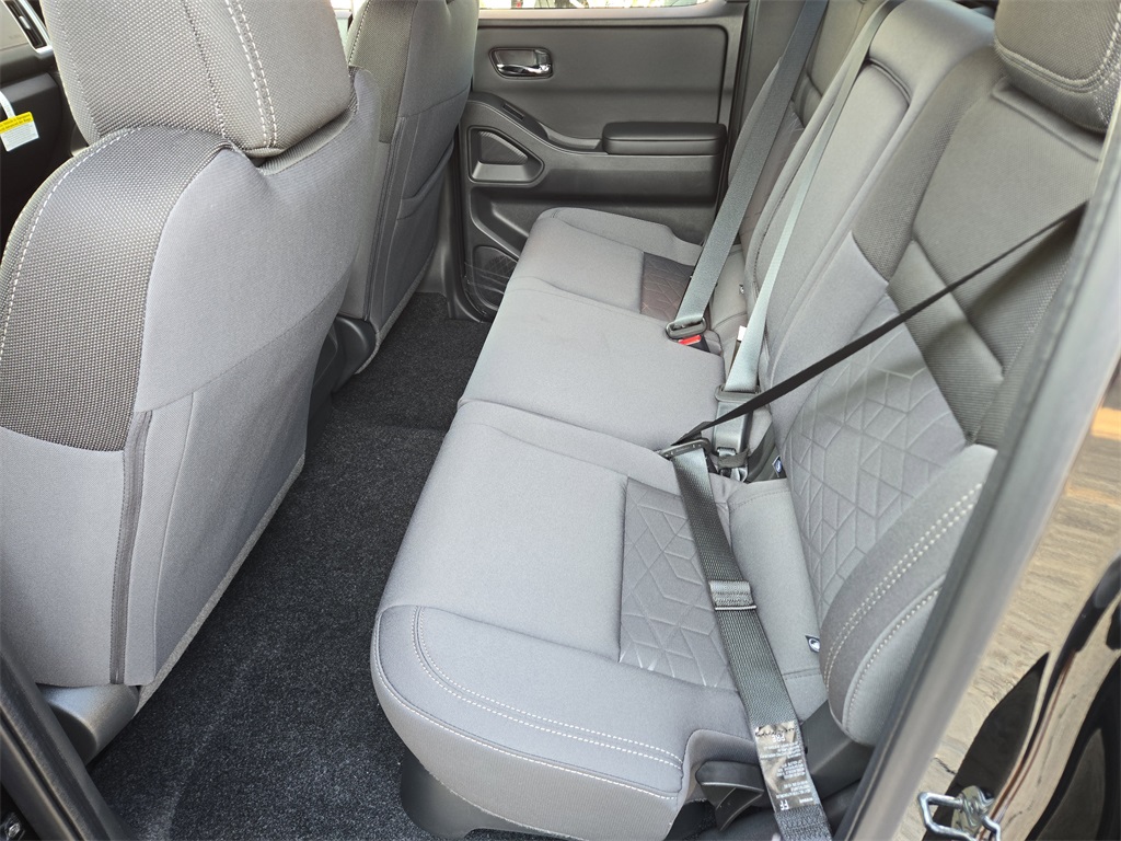 2025 Nissan Frontier SV photo 8