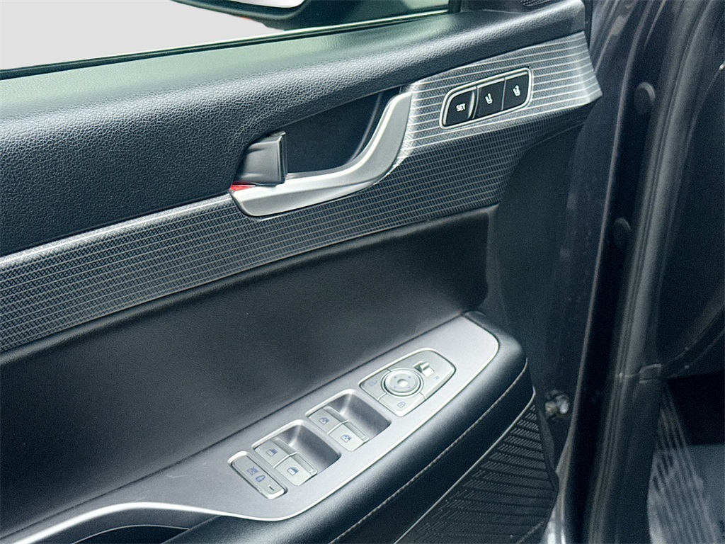 2024 Hyundai Palisade Limited Gray at North Houston Mitsubishi