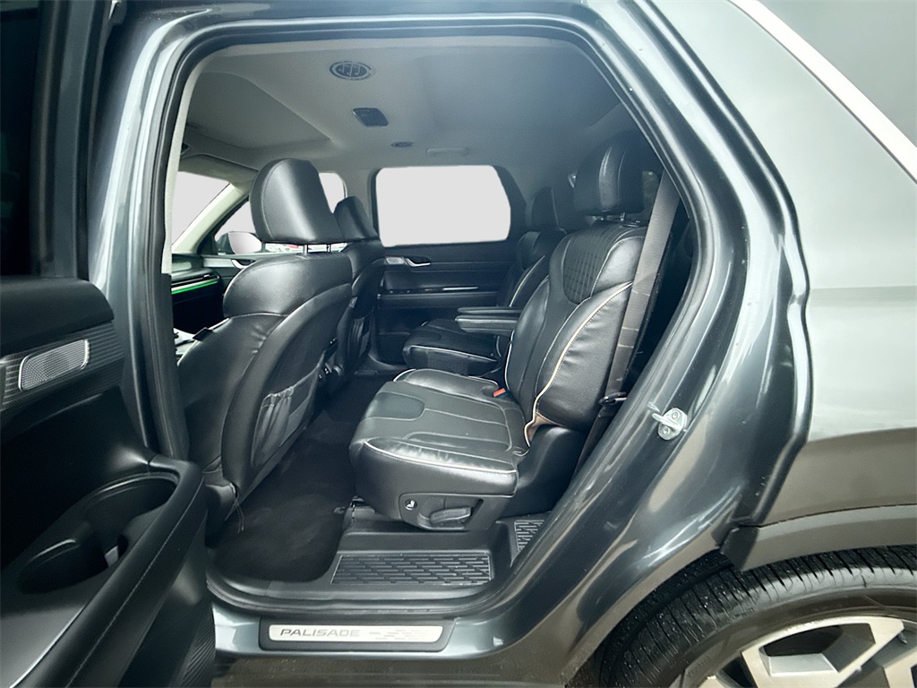 2024 Hyundai Palisade Limited Gray at North Houston Mitsubishi