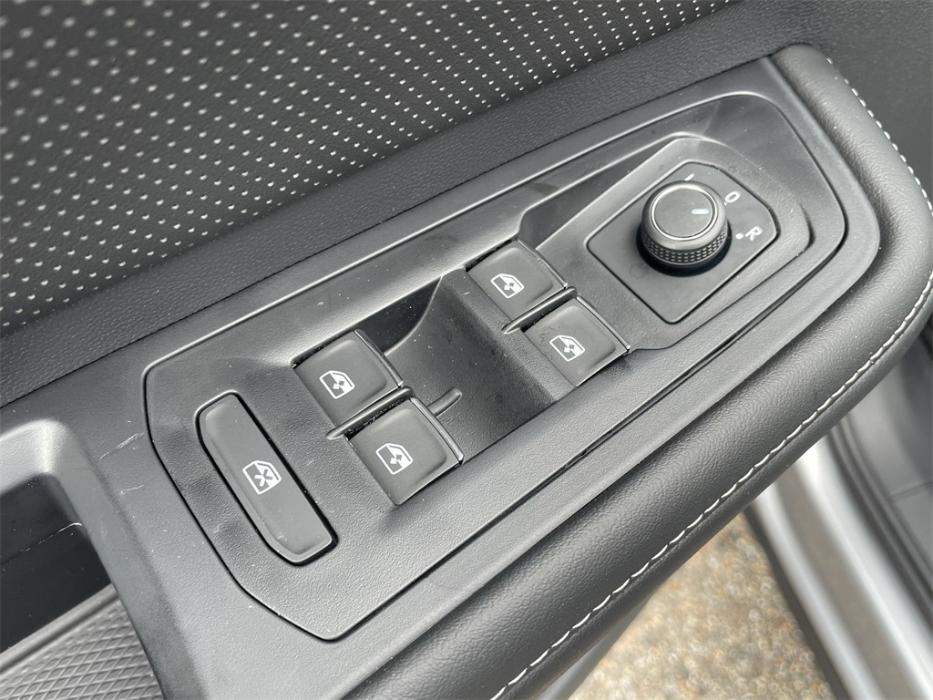 2025 Volkswagen Atlas 2.0T SEL - 11