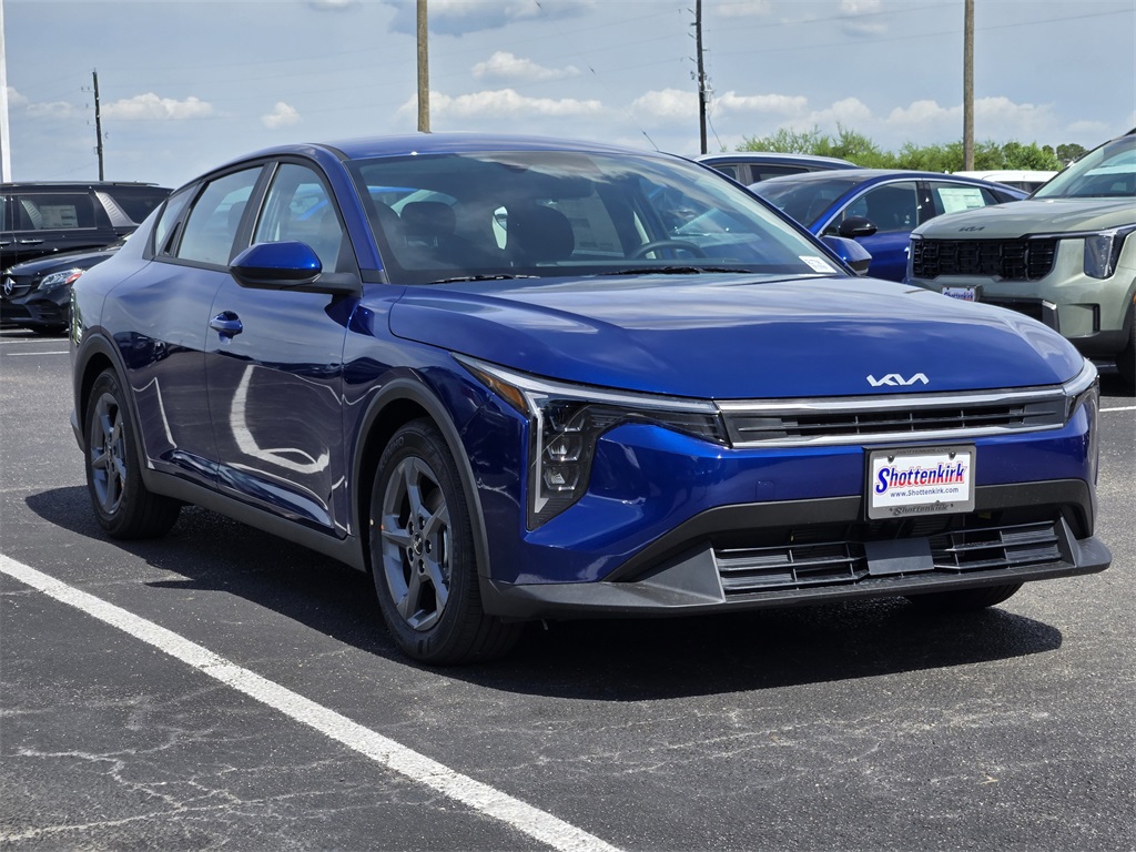 2025 Kia K4 LXS - 1