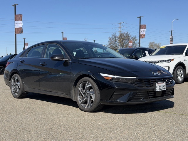 2025 Hyundai Elantra SEL Convenience FWD
