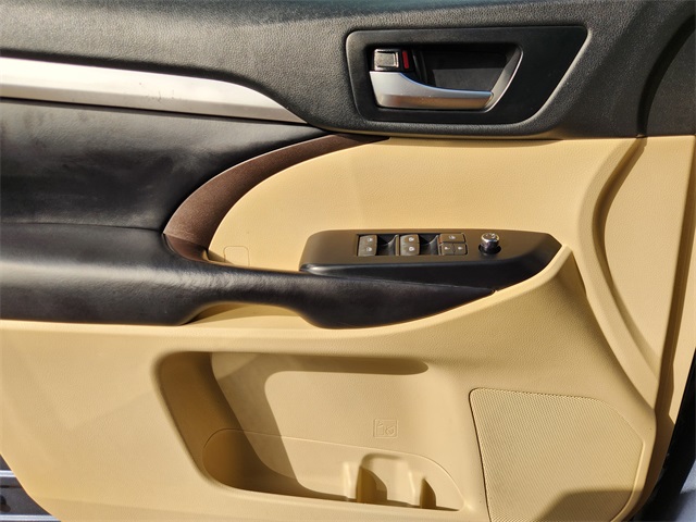 2019 Toyota Highlander XLE Blue at South Houston Nissan