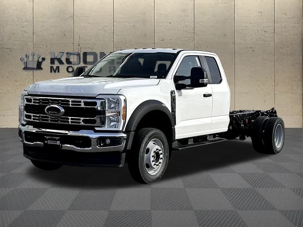 2025 Ford F-550 Super Duty Chassis Cab XL's photo