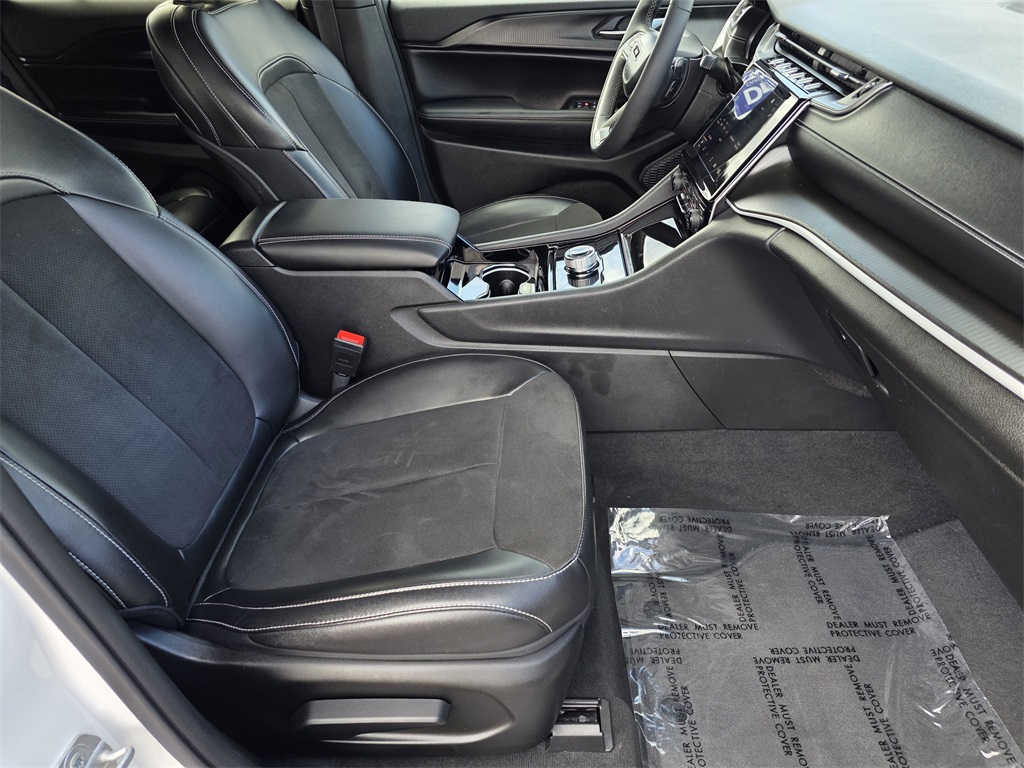 2023 Jeep Grand Cherokee Altitude X - 11