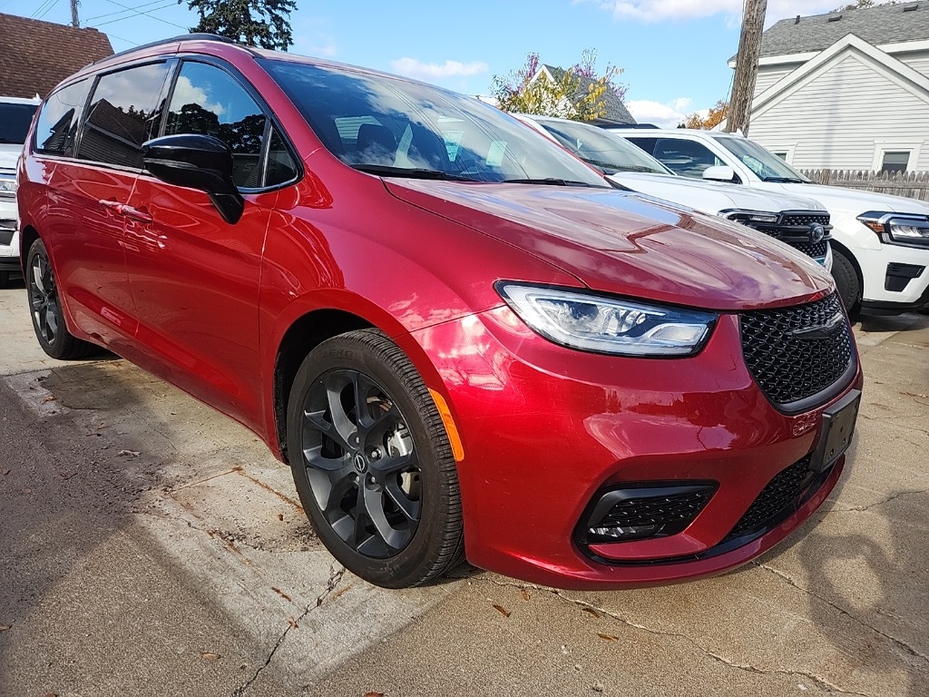2025 Chrysler Pacifica
