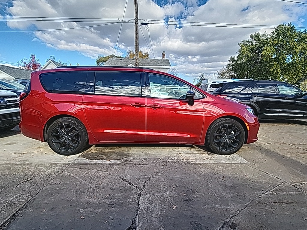 2025 Chrysler Pacifica